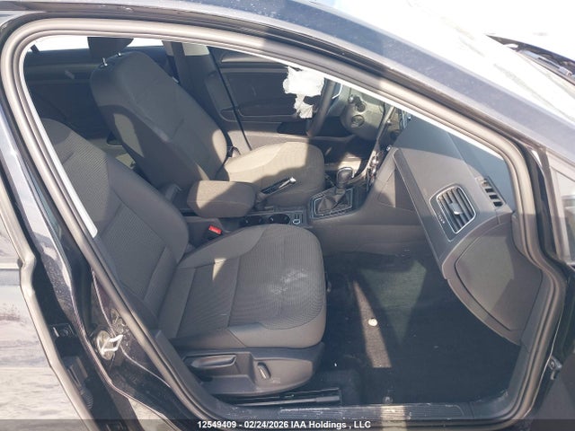 3VWG57AU8MM015016 Volkswagen Golf