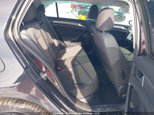 3VWG57AU8MM015016 Volkswagen Golf
