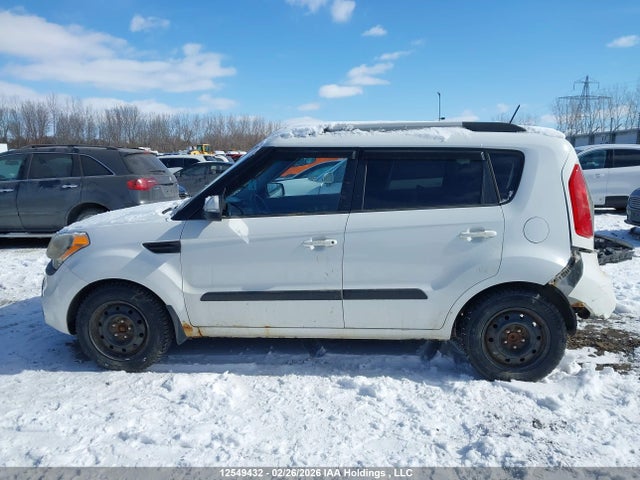12549432 :رقم المزاد ، KNDJT2A65D7490197 vin ، 2013 Kia Soul +/!/sport مزاد بيع