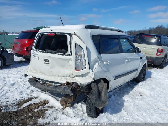 12549432 :رقم المزاد ، KNDJT2A65D7490197 vin ، 2013 Kia Soul +/!/sport مزاد بيع
