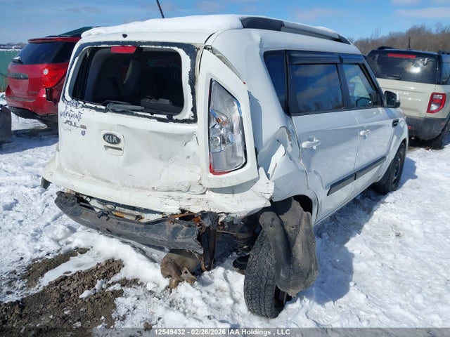 12549432 :رقم المزاد ، KNDJT2A65D7490197 vin ، 2013 Kia Soul +/!/sport مزاد بيع
