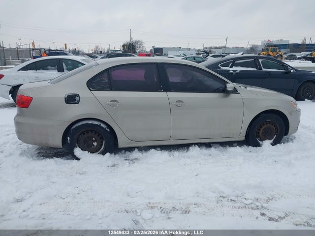 3VW2K7AJ9EM207085 Volkswagen JETTA S
