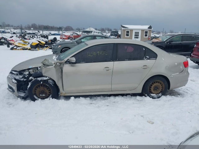 3VW2K7AJ9EM207085 Volkswagen JETTA S