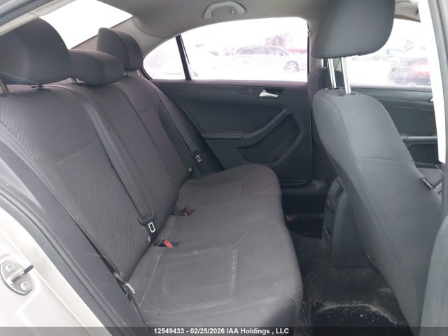 3VW2K7AJ9EM207085 Volkswagen JETTA S