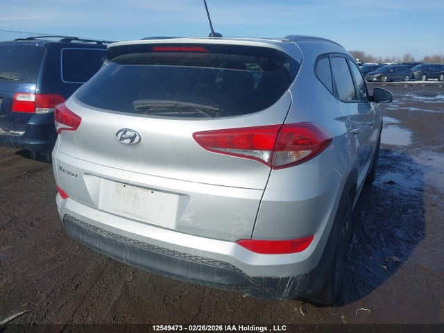 KM8J33A48HU438988 Hyundai Tucson Limited/sport And Eco/se
