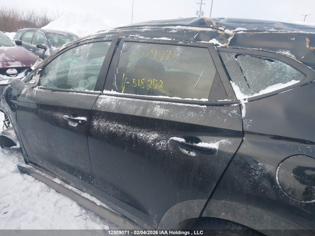 KM8J23A47JU818252 Hyundai TUCSON SE
