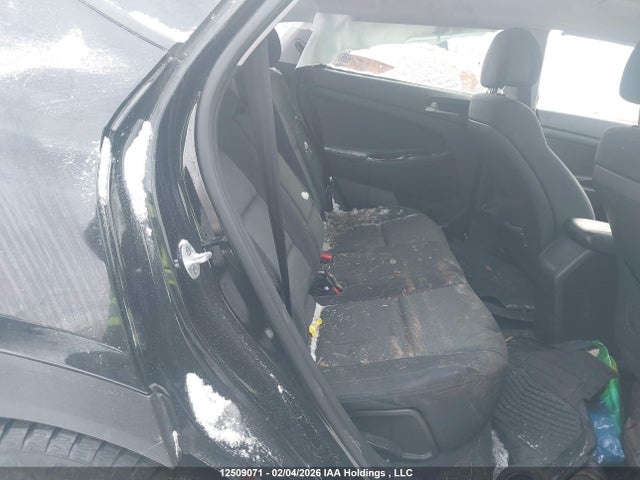 KM8J23A47JU818252 Hyundai TUCSON SE
