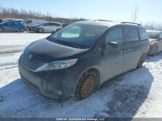 Toyota Sienna Xle 7 Passenger 2015 5TDDK3DCXFS123375 Image 2