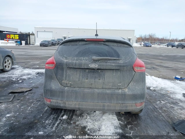 1FADP3K22HL268660 Ford FOCUS SE