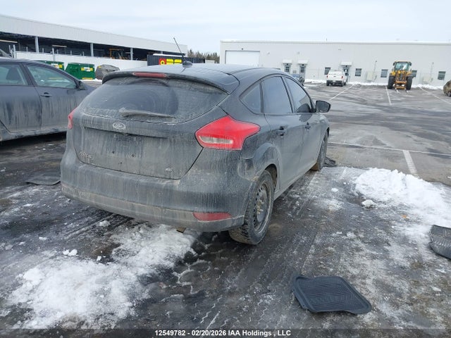 1FADP3K22HL268660 Ford FOCUS SE