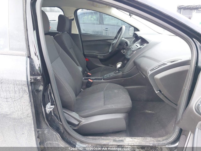 1FADP3K22HL268660 Ford FOCUS SE