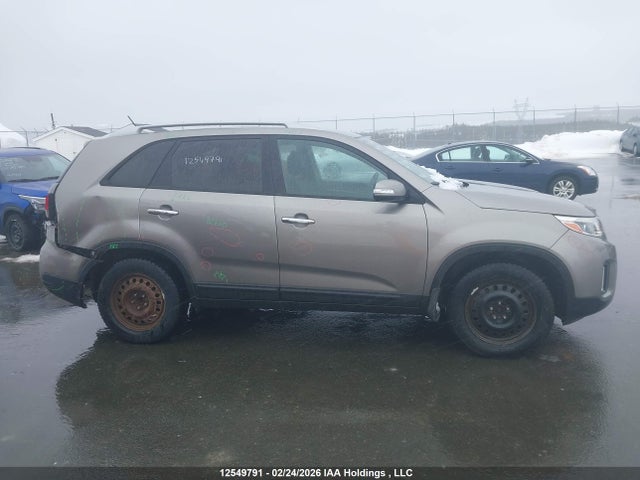 5XYKT3A6XFG658125 KIA SORENTO LX