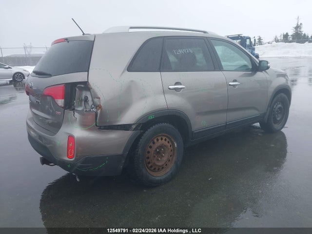 5XYKT3A6XFG658125 KIA SORENTO LX