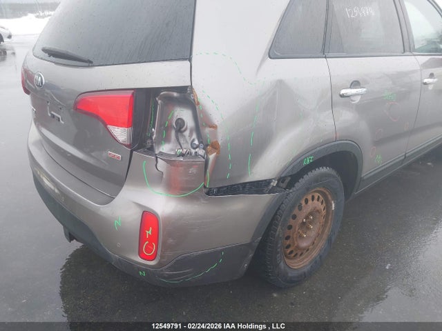 5XYKT3A6XFG658125 KIA SORENTO LX
