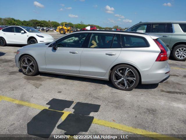 YV1062SX7P2524775 Volvo V60 B6 Ultimate Dark Theme