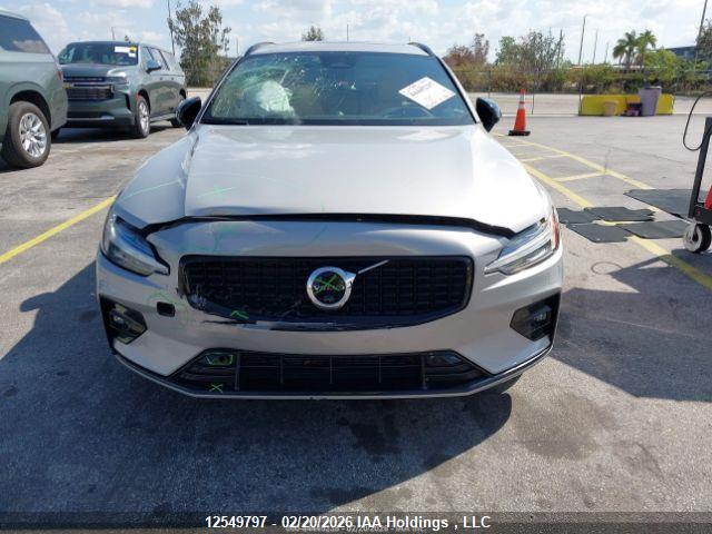 YV1062SX7P2524775 Volvo V60 B6 Ultimate Dark Theme