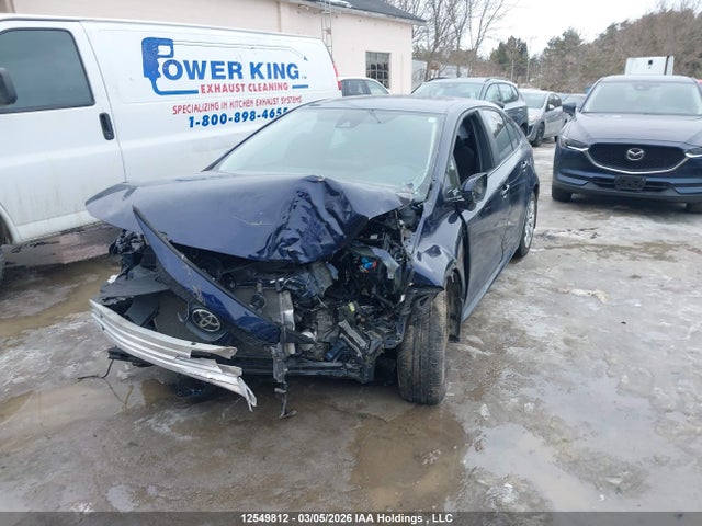 12549812 :رقم المزاد ، 5YFBPMBE6NP368586 vin ، 2022 Toyota Corolla Le مزاد بيع