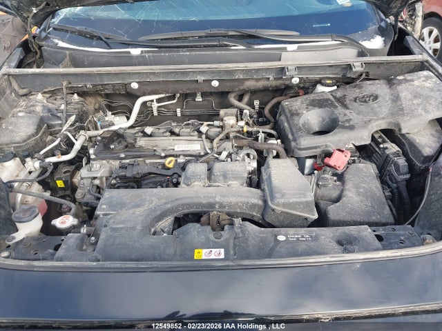 2T3B1RFV7RC426064 Toyota RAV4 LE