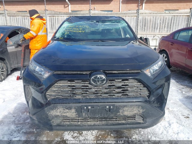 2T3B1RFV7RC426064 Toyota RAV4 LE