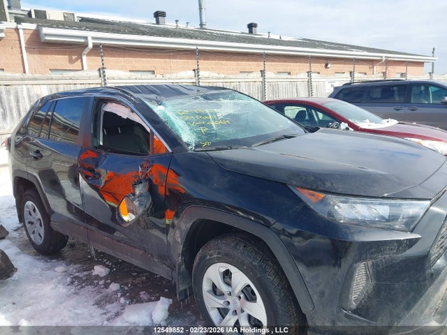 2T3B1RFV7RC426064 Toyota RAV4 LE