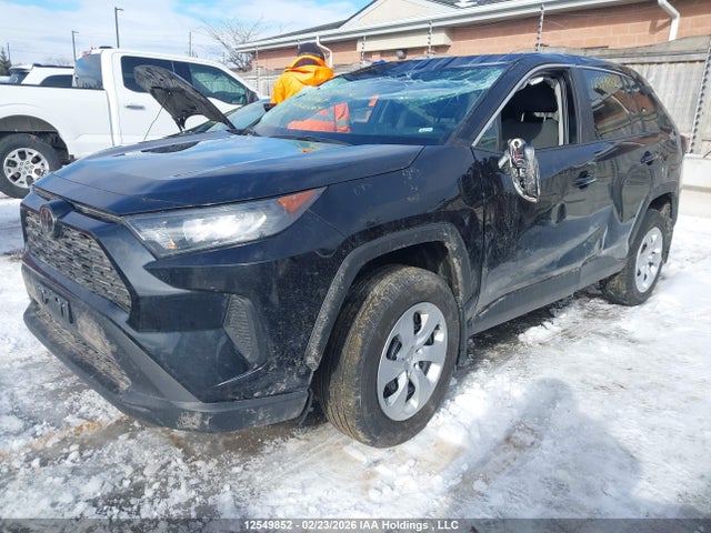 2T3B1RFV7RC426064 Toyota RAV4 LE