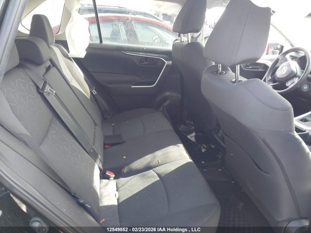 2T3B1RFV7RC426064 Toyota RAV4 LE