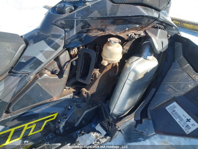 2BPSTMHC3HV000282 Skidoo Skidoo