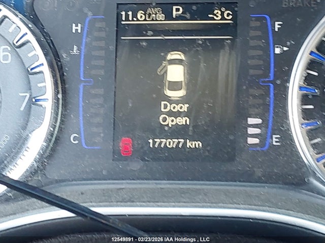 12549891 :رقم المزاد ، 1C3CCCFB5FN682730 vin ، 2015 Chrysler 200 Lx مزاد بيع
