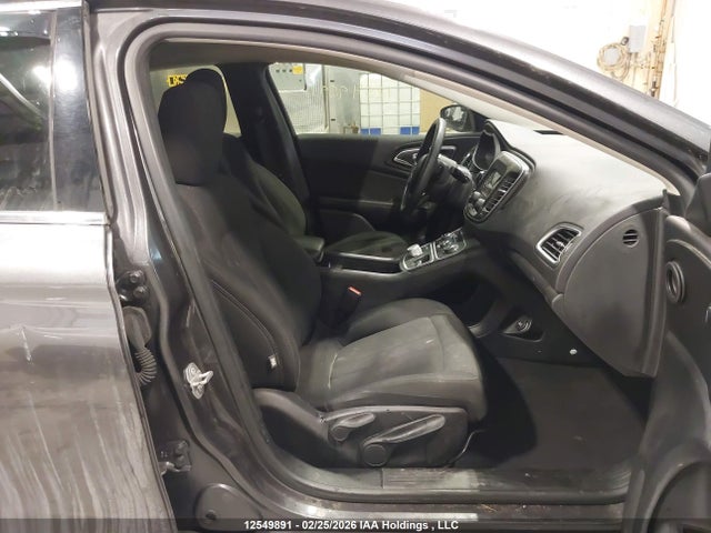 12549891 :رقم المزاد ، 1C3CCCFB5FN682730 vin ، 2015 Chrysler 200 Lx مزاد بيع
