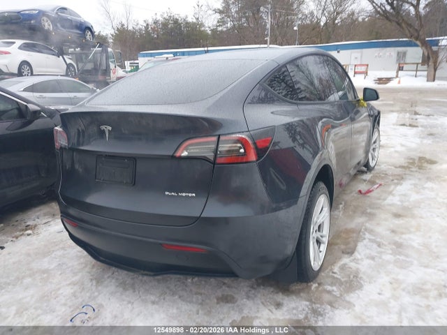Продажа на аукционе авто 2024 Tesla Model Y, vin: LRWYGDEE5RC642149, номер лота: 12549898