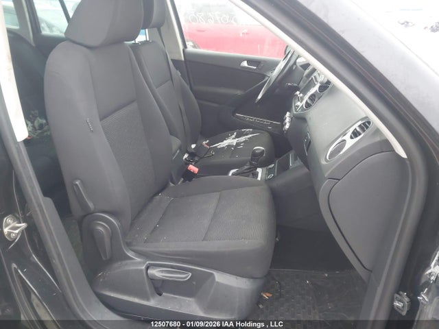 WVGJV7AX0FW613117 Volkswagen Tiguan Comfortline/highline/special Edition/trendline