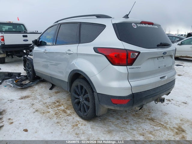 2019 Ford Escape Se მანქანა იყიდება აუქციონზე, vin: 1FMCU9GD5KUC10681, აუქციონის ნომერი: 12549975
