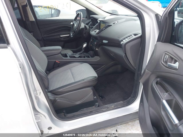2019 Ford Escape Se მანქანა იყიდება აუქციონზე, vin: 1FMCU9GD5KUC10681, აუქციონის ნომერი: 12549975