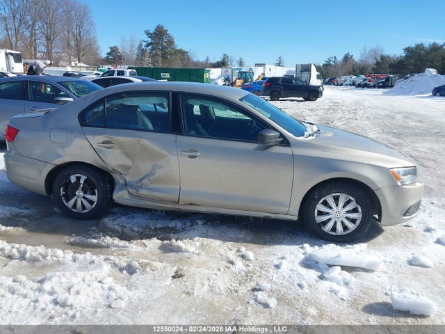 2013 Volkswagen Jetta 2.0l Trendline/2.0l Trendline+ მანქანა იყიდება აუქციონზე, vin: 3VW2K7AJ9DM283646, აუქციონის ნომერი: 12550024