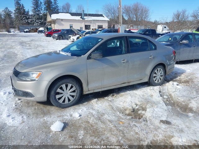 2013 Volkswagen Jetta 2.0l Trendline/2.0l Trendline+ მანქანა იყიდება აუქციონზე, vin: 3VW2K7AJ9DM283646, აუქციონის ნომერი: 12550024