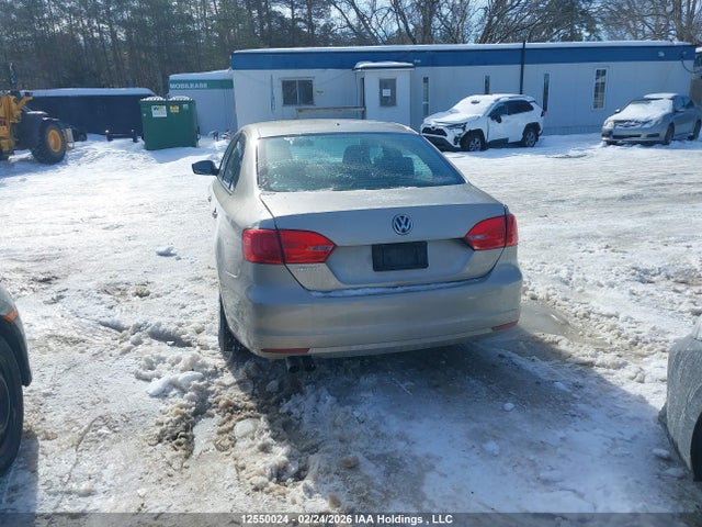 2013 Volkswagen Jetta 2.0l Trendline/2.0l Trendline+ მანქანა იყიდება აუქციონზე, vin: 3VW2K7AJ9DM283646, აუქციონის ნომერი: 12550024
