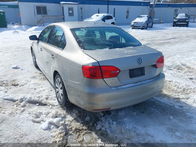 2013 Volkswagen Jetta 2.0l Trendline/2.0l Trendline+ მანქანა იყიდება აუქციონზე, vin: 3VW2K7AJ9DM283646, აუქციონის ნომერი: 12550024