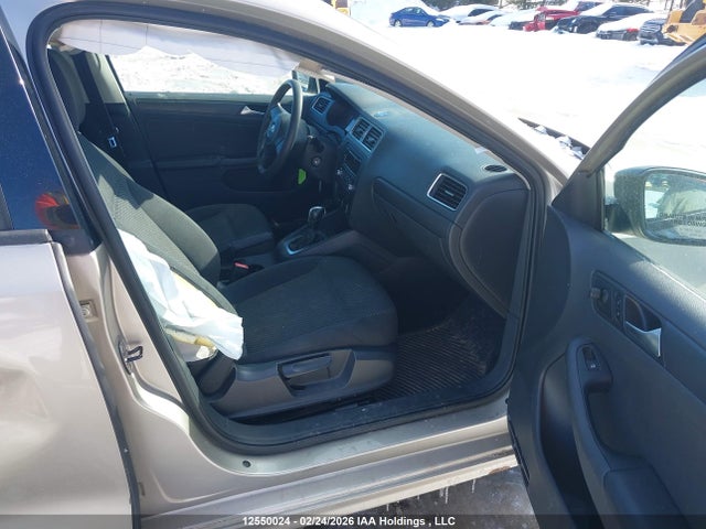 2013 Volkswagen Jetta 2.0l Trendline/2.0l Trendline+ მანქანა იყიდება აუქციონზე, vin: 3VW2K7AJ9DM283646, აუქციონის ნომერი: 12550024