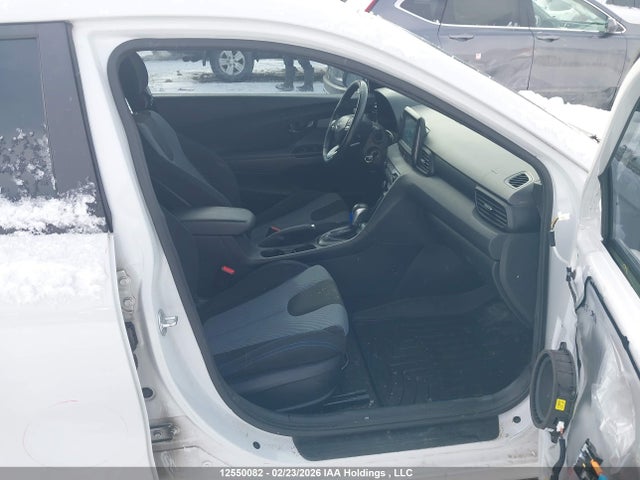 KMHTG6AFXKU004773 Hyundai Veloster 2.0 Gl
