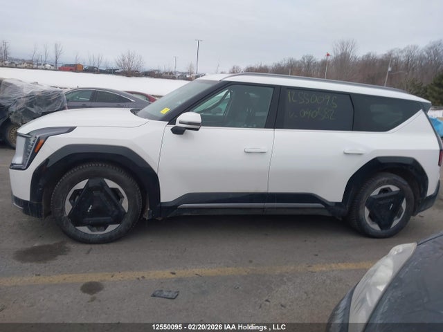 KNDADFS56R6040582 KIA Ev9 Land/land W/premium Package