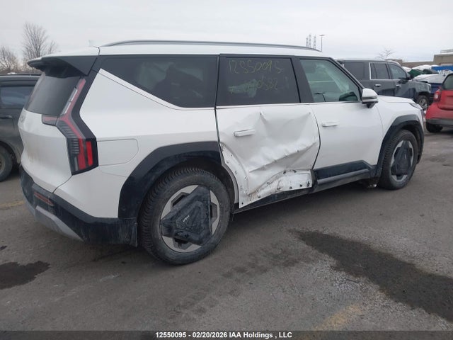 KNDADFS56R6040582 KIA Ev9 Land/land W/premium Package