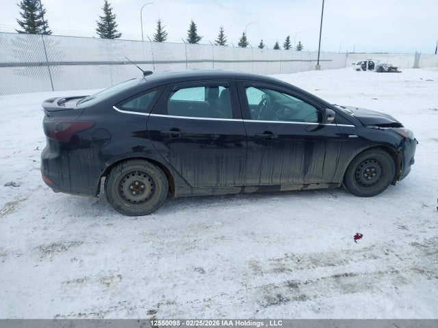 1FADP3J21EL120674 Ford Focus Titanium