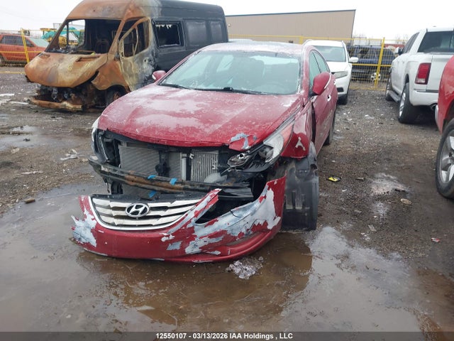 12550107 :رقم المزاد ، 5NPEC4AB0DH566236 vin ، 2013 Hyundai Sonata مزاد بيع
