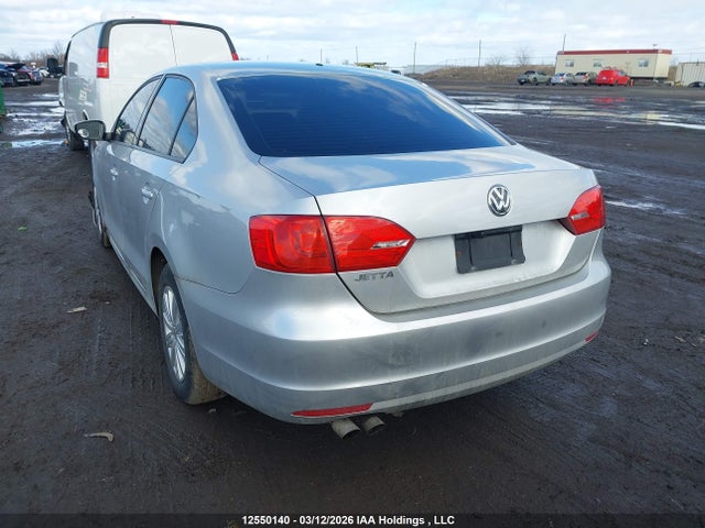 12550140 :رقم المزاد ، 3VWDK7AJ8BM026645 vin ، 2011 Volkswagen Jetta 2.0l Comfortline مزاد بيع