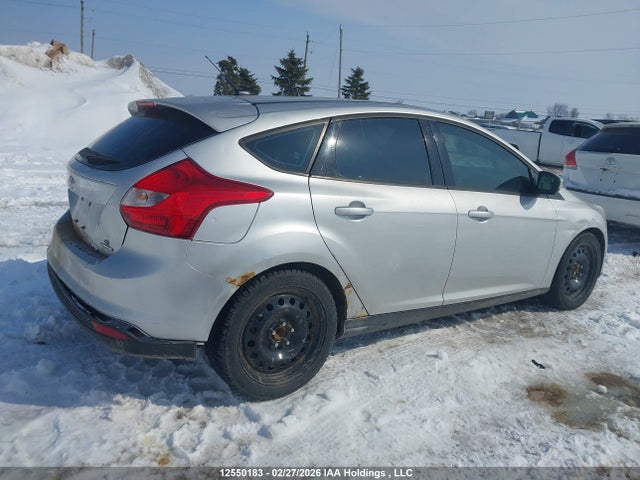 1FADP3K24EL335044 Ford FOCUS SE