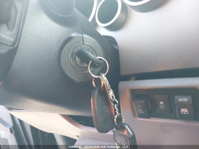 12550227 :رقم المزاد ، 5TDJY5G12AS026817 vin ، 2010 Toyota Sequoia مزاد بيع