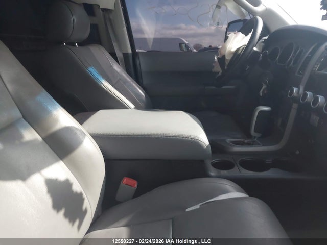 12550227 :رقم المزاد ، 5TDJY5G12AS026817 vin ، 2010 Toyota Sequoia مزاد بيع