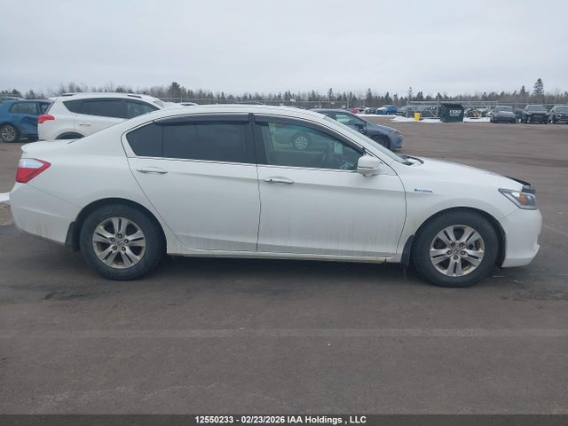 2015 Honda Accord Hybrid მანქანა იყიდება აუქციონზე, vin: 1HGCR6F33FA800495, აუქციონის ნომერი: 12550233