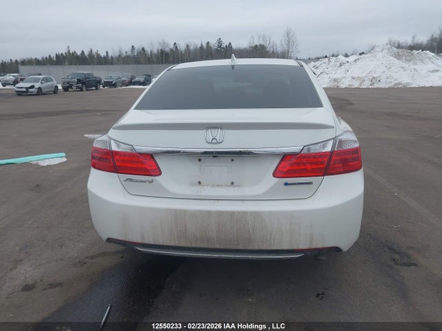2015 Honda Accord Hybrid მანქანა იყიდება აუქციონზე, vin: 1HGCR6F33FA800495, აუქციონის ნომერი: 12550233