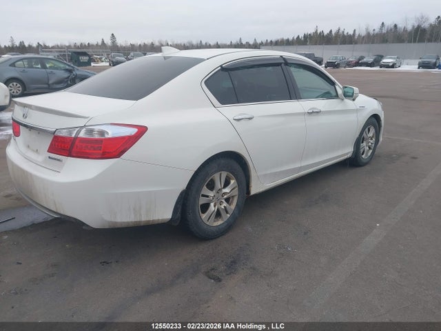 2015 Honda Accord Hybrid მანქანა იყიდება აუქციონზე, vin: 1HGCR6F33FA800495, აუქციონის ნომერი: 12550233